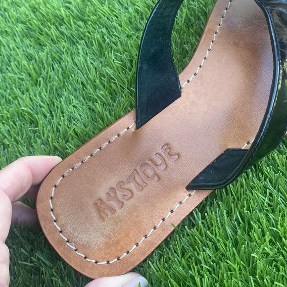 Mystique *RARE*  Skull Sandal - Picture 3 of 6